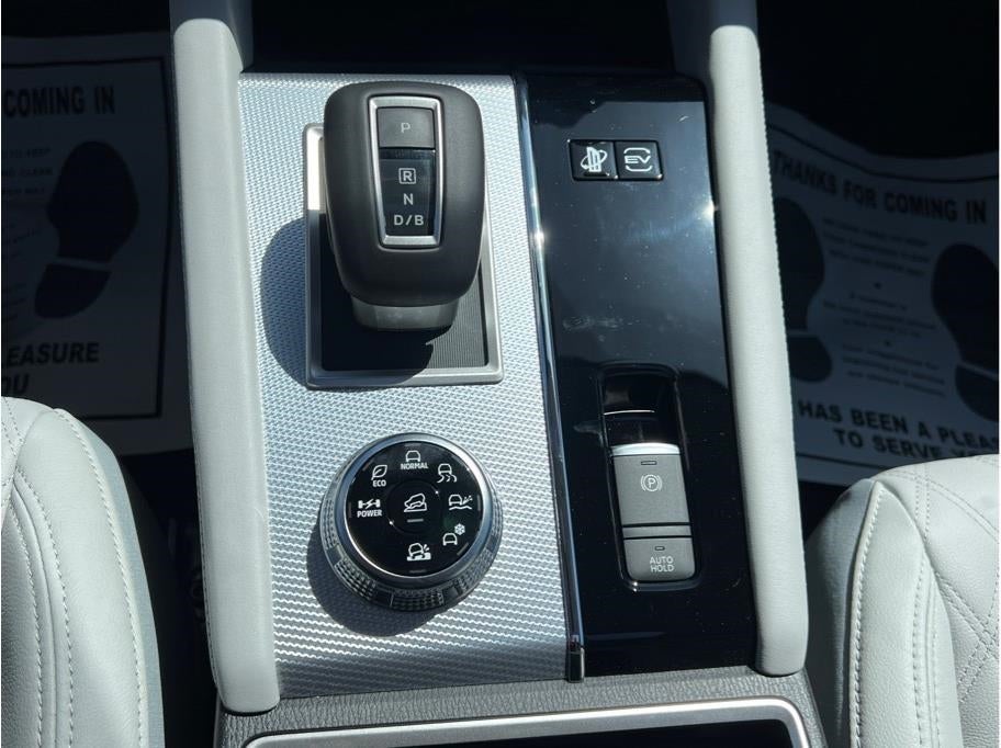 2024 Mitsubishi Outlander PHEV Platinum Edition Sport Utility 4D